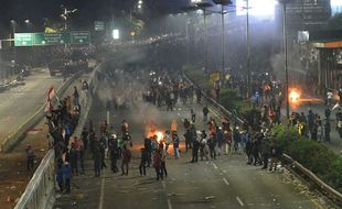 Demo Rusuh di Jl. Tentara Pelajar Jakarta, Polisi Tangkap Sejumlah Orang