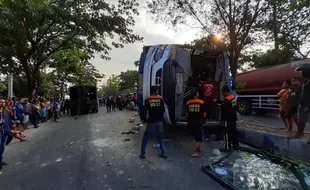 Bus Sugeng Rahayu Terguling di Ring Road Madiun, 1 Meninggal dan 3 Terluka