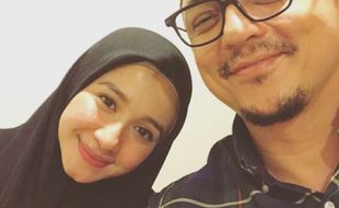 Laudya Cynthia Bella dan Engku Emran Mesra di Menara Petronas