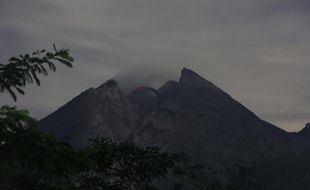 Waduh, Kamera CCTV Milik BPPTKG di Puncak Gunung Merapi Rusak