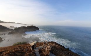 Selain Pantai Klayar, Ini Deretan Pantai Eksotis di Kabupaten Pacitan