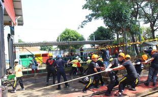 Di Semarang, HUT KAI Dimeriahkan Lomba Tarik Kereta