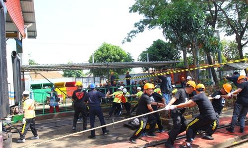 Di Semarang, HUT KAI Dimeriahkan Lomba Tarik Kereta