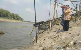 Diyakini Peninggalan Belanda, Perahu Baja akan Diangkat dari Bengawan Solo