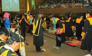 UKSW Salatiga Lepas 950 Sarjana Anyar