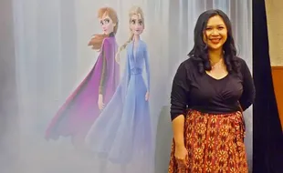 Bangga! Kostum Anna di Film Frozen 2 Dirancang Desainer Indonesia