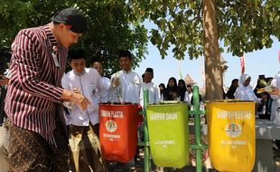 Hari Santri Nasional di Rembang Diwarnai Salat Minta Hujan