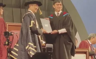 Selamat! Kaesang Pangarep Wisuda