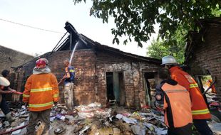 Lupa Matikan Kompor, Rumah Pemulung di Madiun Terbakar