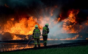 Tangki Kilang Pertamina Cilacap Kebakaran, 80 Warga Diungsikan