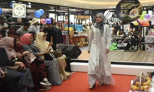 Aneka Model Busana Muslim & Hijab Dipamerkan di Mal Paragon Semarang