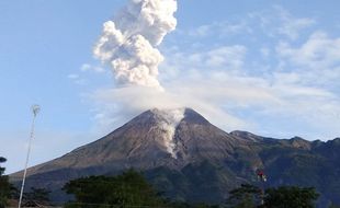 Awas Banjir Lahar! Gunung Merapi Kembali Luncurkan Awan Panas