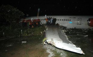 13 Foto Dramatis 15 Tahun Tragedi Lion Air Solo