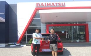 Pengalamanku: Beli Mobil Daihatsu dapat Saudara