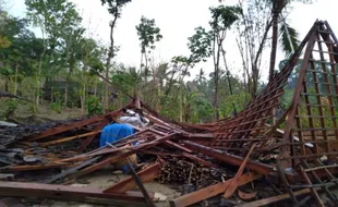 9 Bangunan di Juwangi Boyolali Roboh Diterjang Angin