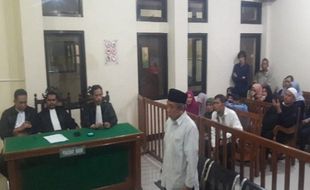 Hakim PN Brebes Vonis Pelawak Qomar 17 Bulan Penjara