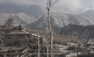 Warga Klaten Dengar Gemuruh Saat Gunung Merapi Keluarkan Awan Panas Guguran