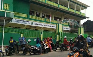 Mendikbud Pendiri Gojek, Madrasah di Semarang Bayar Sekolah Pakai Gopay