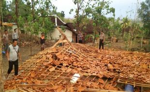 Diterjang Angin, Kandang Sapi di Juwangi Boyolali Bergeser 1 Meter