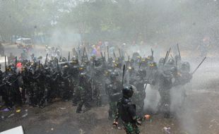 Pasukan Keamanan Lanud Iswahjudi Latihan Halau Aksi Unjuk Rasa