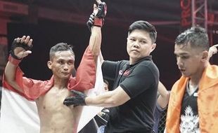 One Pride MMA Fight Night 66 Solo: Angga Hans Berhasil Menang Lawan Deni Daffa