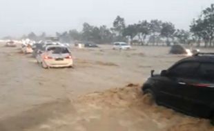 Tol Cipali Banjir, Lalu Lintas Arah Semarang Macet