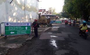 Proyek Pasar Klewer Timur Solo, Waspada Supit Urang Macet