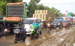 Jalur Pantura Kudus Diterjang Banjir Bandang