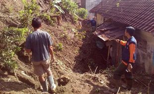 Tebing 60 M Rentan Longsor, Puluhan Rumah di Cilacap Terancam