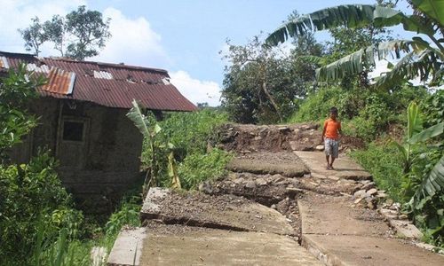 Relokasi 16 Keluarga Korban Tanah Gerak di Tulungagung Terganjal Izin