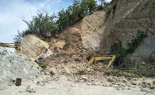 Penambang di Gunung Tugel Sragen Meninggal Tertimpa Longsoran Tanah