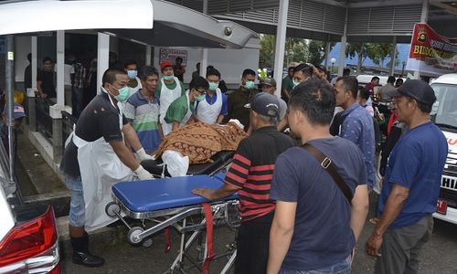 Putri Korban Kecelakaan Bus Sriwijaya Menikah di Depan Jenazah Ayahnya