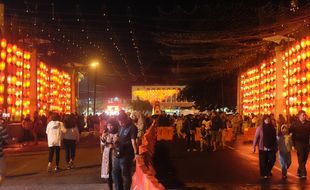 Lampion Pasar Gede Solo Menyala, Jadi Spot Foto di Malam Tahun Baru 2020