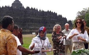 Putri Mahkota Denmark Puji Pelestarian Borobudur