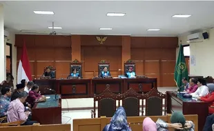 PTUN Semarang Tolak Gugatan Prof. Suteki, Ini Alasannya...