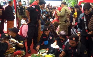 Ribuan Warga Nikmati 189 Tumpeng Hari Jadi Purbalingga