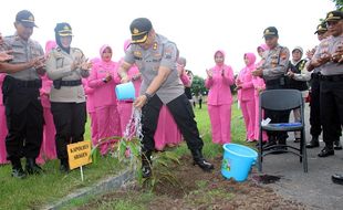 2.400 Bibit Pohon Serentak Ditanam di Sragen