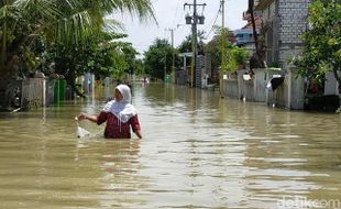 Air Luapan Kali Lamong Masih Menggenangi Empat Kecamatan di Gresik