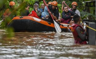 BMKG: Waspada Hujan Lebat dan Petir Hingga 23 Januari 2020