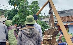 BPCB Jateng Angkat Arca Ganesa Terbesar di Dieng