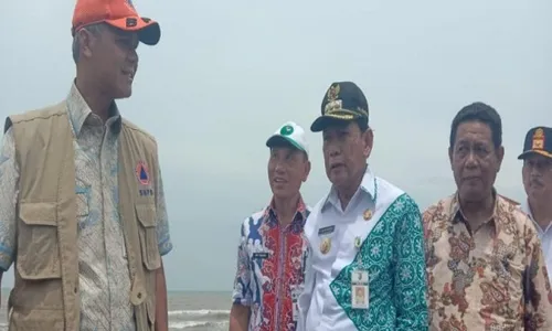 Tinjau Pantai Pasir Kencana Pekalongan, Gubernur Jateng Ingin Desain Ulang