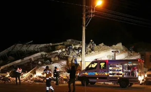 15 Detik Gempa Turki Hancurkan Gedung, 3 WNI Dilaporkan Selamat