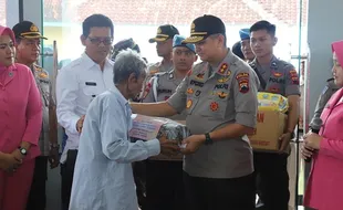 Kunjungi Korban Banjir Demak, Ini yang Dilakukan Kapolda Jateng...