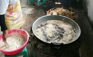 Keripik Belut Asal Gedongan Sukoharjo Laris Manis hingga ke Luar Jawa