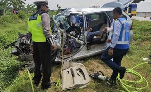 Mobil Tabrak Truk di Tol Solo-Kertosono, Mahasiswa Asal Yaman Jadi Korban