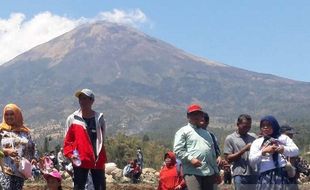 Masih Aktif! Dahsyatnya Letusan Gunung Sindoro