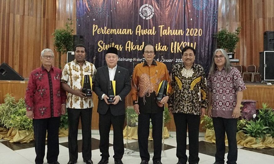 UKSW Ganjar 3 Alumninya Penghargaan, Siapa Saja?