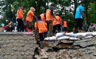 Jebol Diterjang Banjir, Sejumlah Tanggul di Jateng Diperbaiki