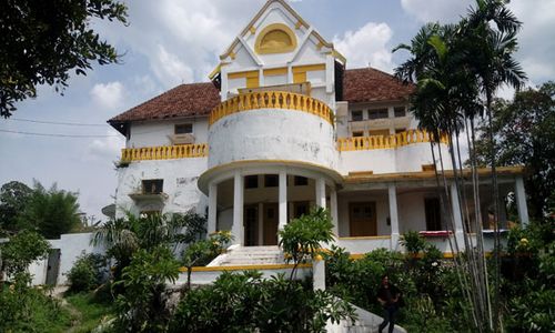 Ini Deretan Rumah Tua di Semarang yang Konon Angker