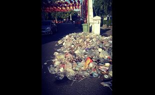 Panitia Imlek Solo Ajak Pengunjung Tukar Sampah dengan Kue Keranjang